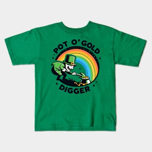 Pot of gold digger | St Patrick's Day Ireland | Funny Leprechaun digging gold Kids T-Shirt